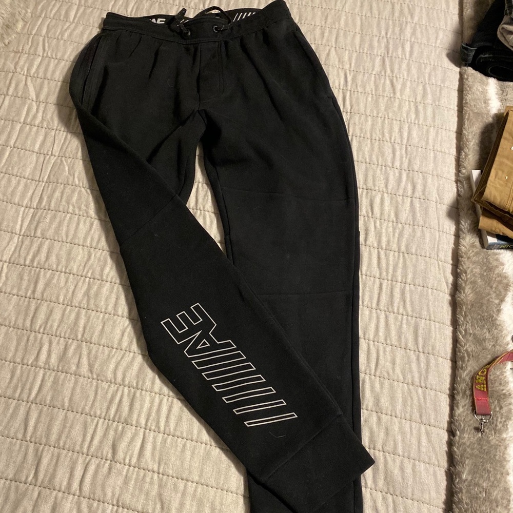 Mens lightweight joggers